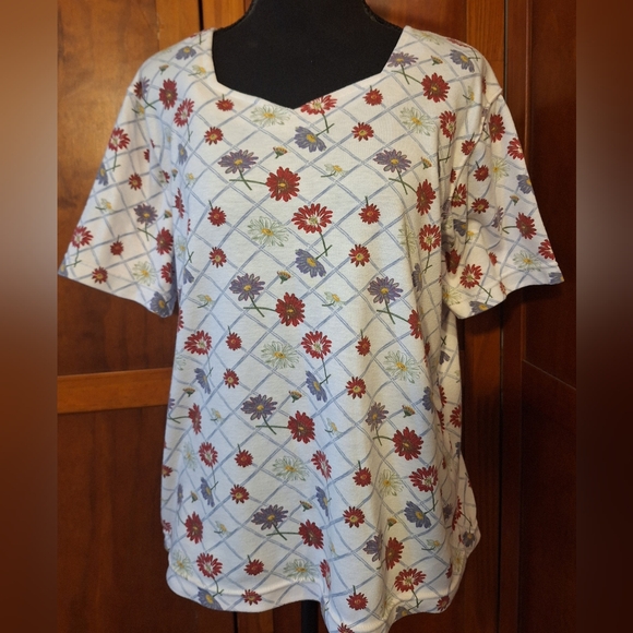 🌼CLASSIC ELEMENTS women's colorful floral t-shirt. Size M - Picture 1 of 5